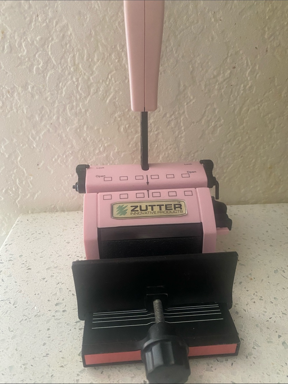 Pink Creative Corner Rounder for Paper Crafting